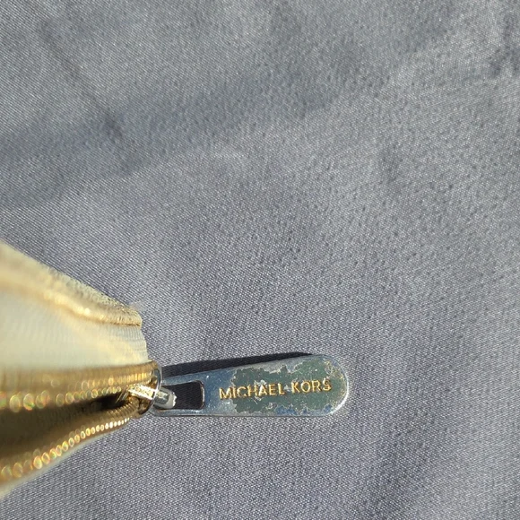 Michael Kors Textured Tan Wallet - Picture 4 of 12